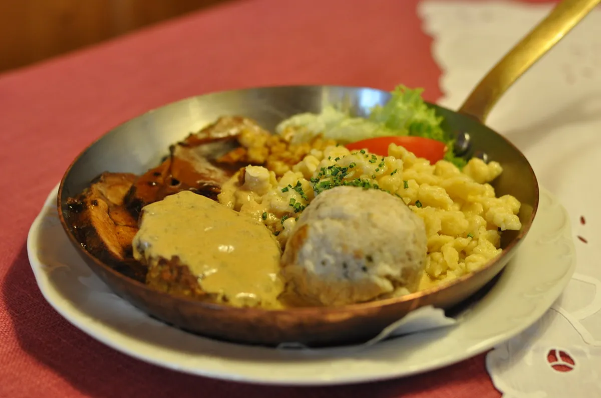 10 Must-Try Bavarian Food Dishes in Munich (2026)